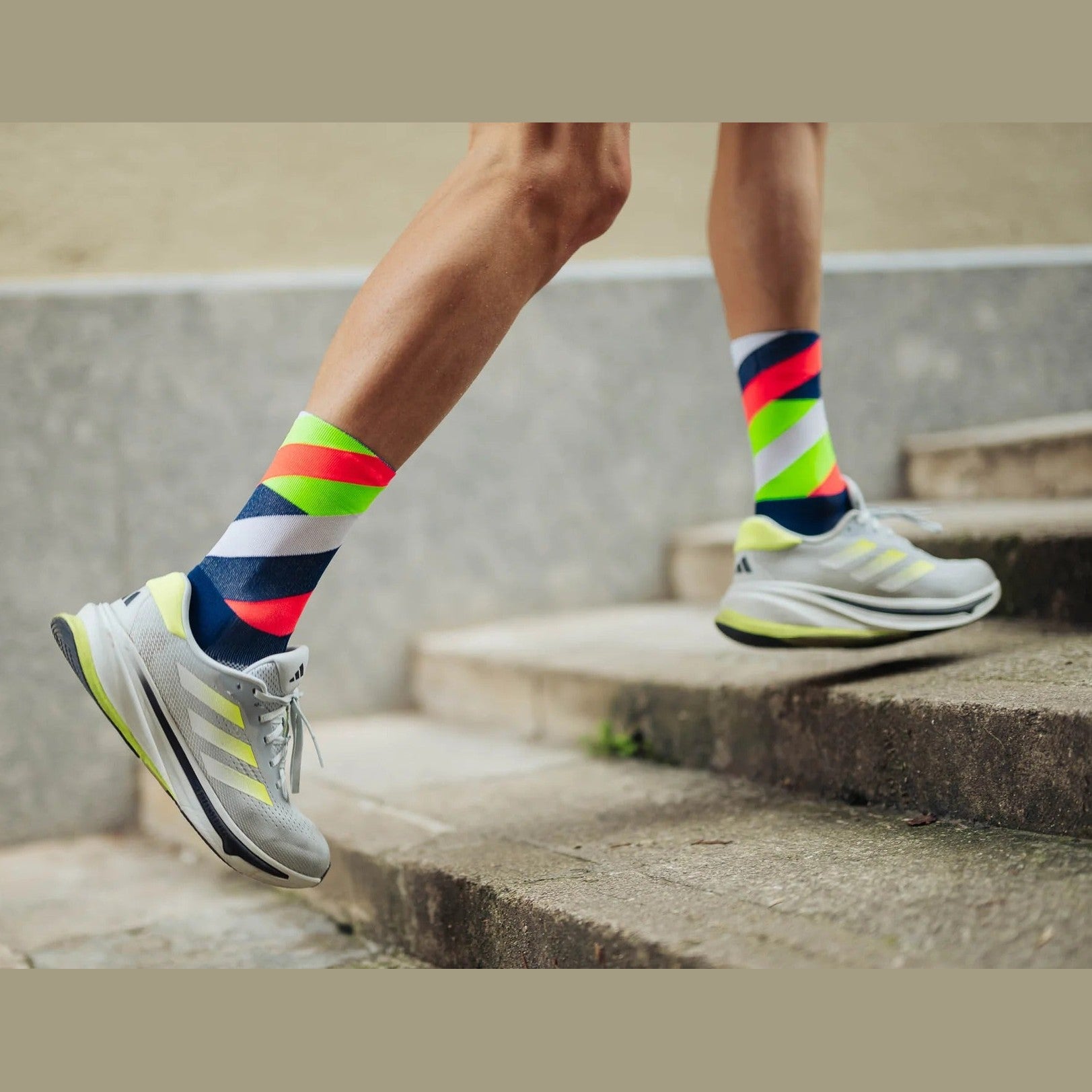 MEDIAS INCYLENCE RUNNING LOOPS NAVY GREEN INFERNO